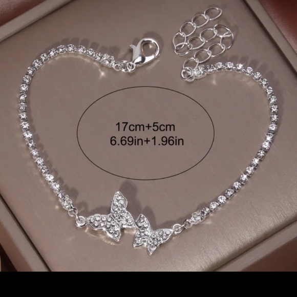 NEW Double Butterfly Rhinestone Bracelet - Picture 4 of 6